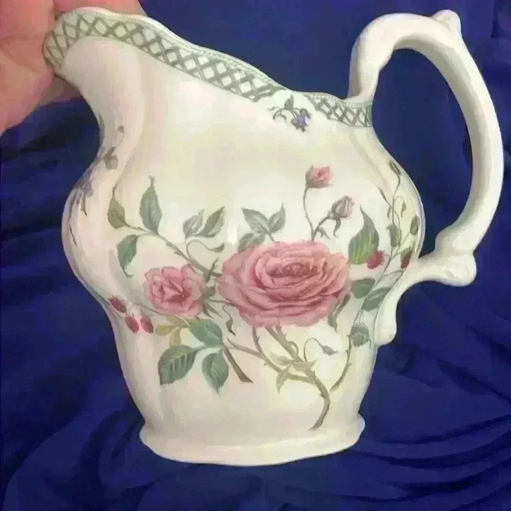 Royal Doulton Pitcher Beautiful Victorian Garden, perfect Condition - Picture 3 of 6
